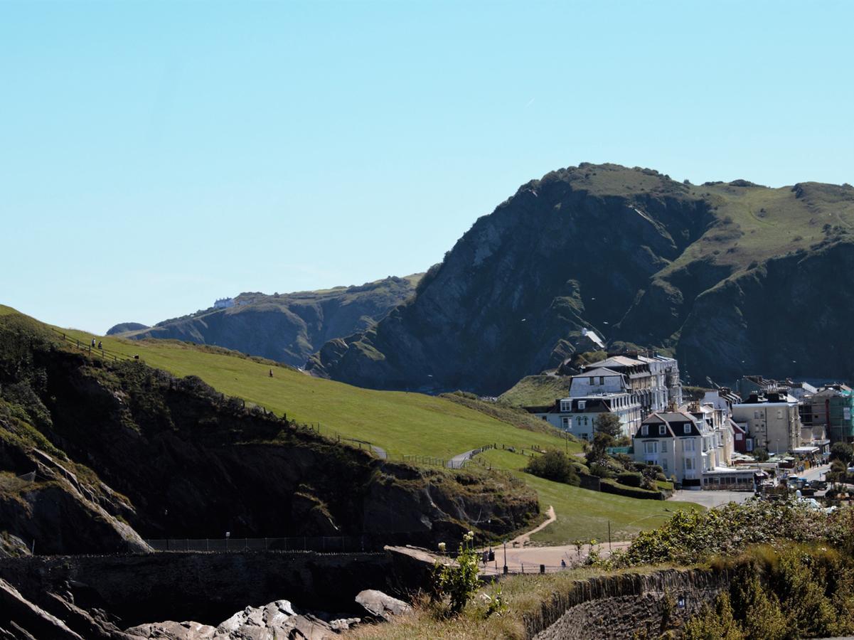 Ocean Breeze Villa Ilfracombe Bagian luar foto